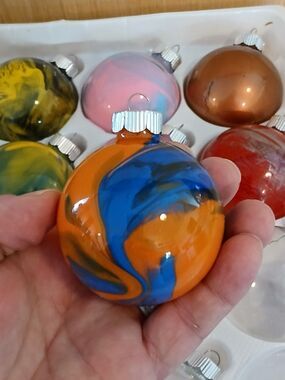 Tree House Studio Glass Round Christmas‎ Ornaments Tie Dye Holiday Decoration